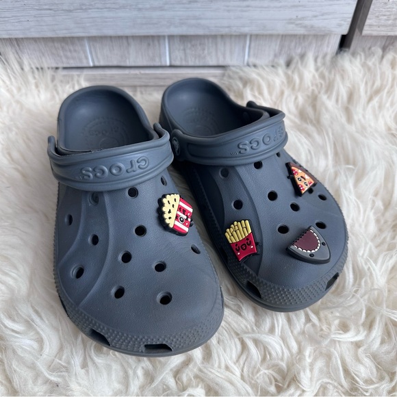 Kids Slate Grey Classic Crocs Size J2 - Picture 2 of 5